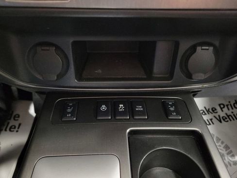 Used 2015 Nissan Armada Platinum image 18