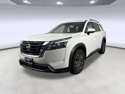 Used 2025 Nissan Pathfinder SV