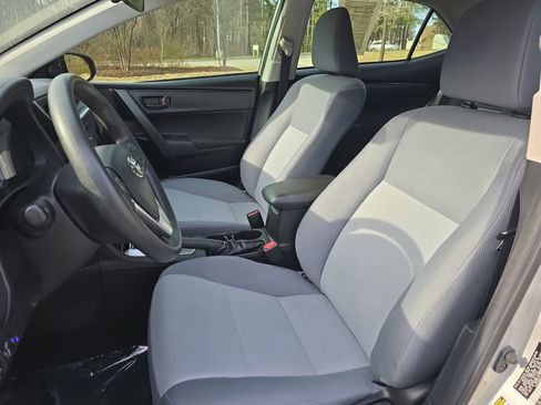 Used 2018 Toyota Corolla L image 16