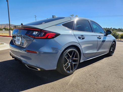 Used 2023 Honda Civic Sport Touring image 4