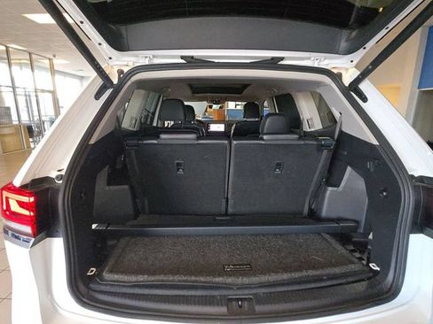 Used 2024 Volkswagen Atlas SEL AWD/4WD image 25