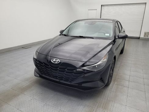 Used 2021 Hyundai Elantra SEL FWD image 15