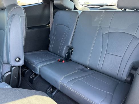 Used 2024 Buick Enclave Premium image 21
