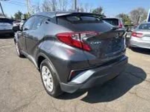 Used 2021 Toyota C-HR FWD image 7