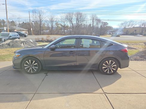 Used 2024 Honda Civic EX-L image 7