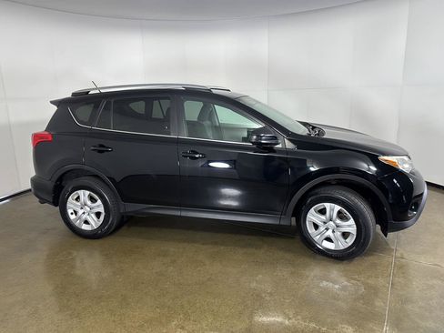 Used 2013 Toyota RAV4 LE AWD/4WD image 9