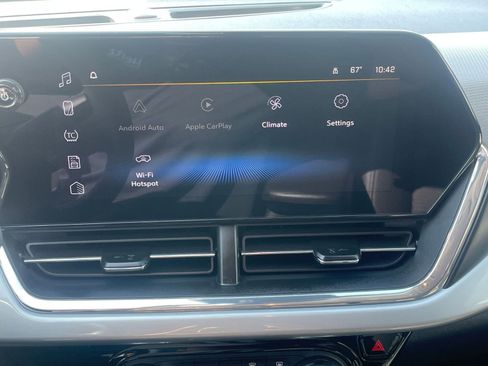 Used 2025 Chevrolet Trax LT w/ LT Convenience Package image 20