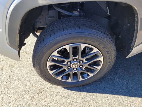 Used 2023 Toyota Tundra Limited image 4