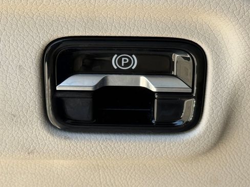 Used 2022 Mercedes-Benz EQS 450+ Sedan image 29