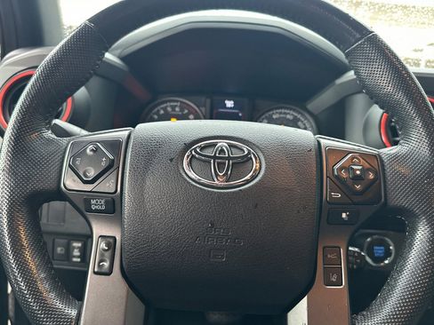 Used 2021 Toyota Tacoma TRD Sport w/ Technology Package image 29