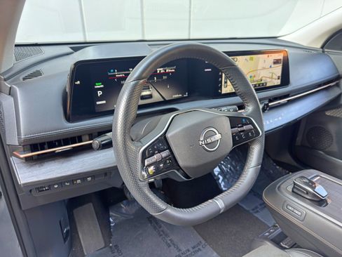 Used 2023 Nissan Ariya FWD image 12