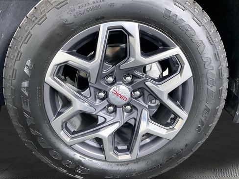 Used 2026 GMC Sierra 1500 SLT w/ SLT Premium Plus Package AWD/4WD image 28