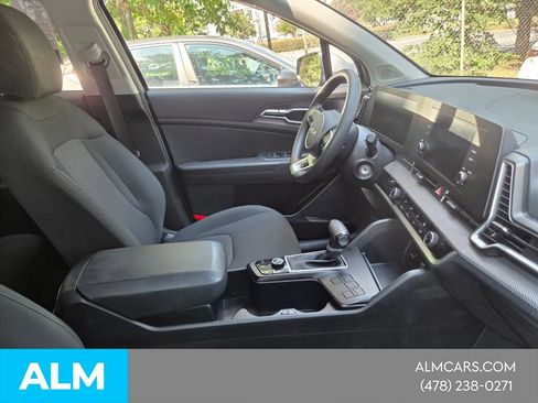 Used 2025 Kia Sportage LX FWD image 19