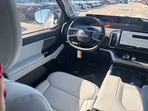 New 2026 Ford Expedition Max Platinum image 38