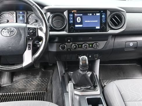 Used 2019 Toyota Tacoma TRD Sport AWD/4WD image 22
