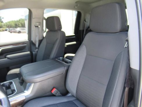 Used 2025 GMC Sierra 2500 SLE AWD/4WD image 17