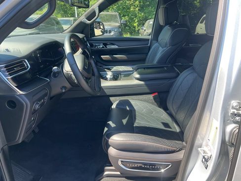 Used 2024 Jeep Grand Wagoneer Series III w/ Rear Seat Video Group 1 AWD/4WD image 16