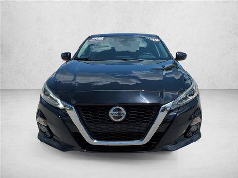 Used 2019 Nissan Altima 2.5 Platinum FWD image 2