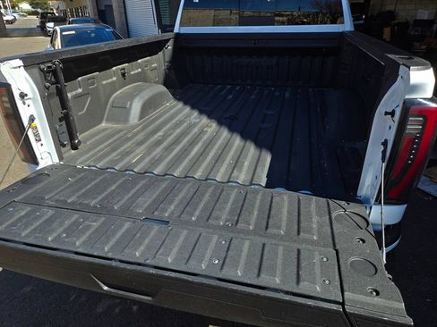 Used 2024 GMC Sierra 2500 AT4 w/ AT4 Premium Plus Package AWD/4WD image 13