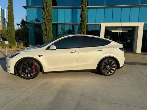 Used 2022 Tesla Model Y Performance AWD/4WD image 5