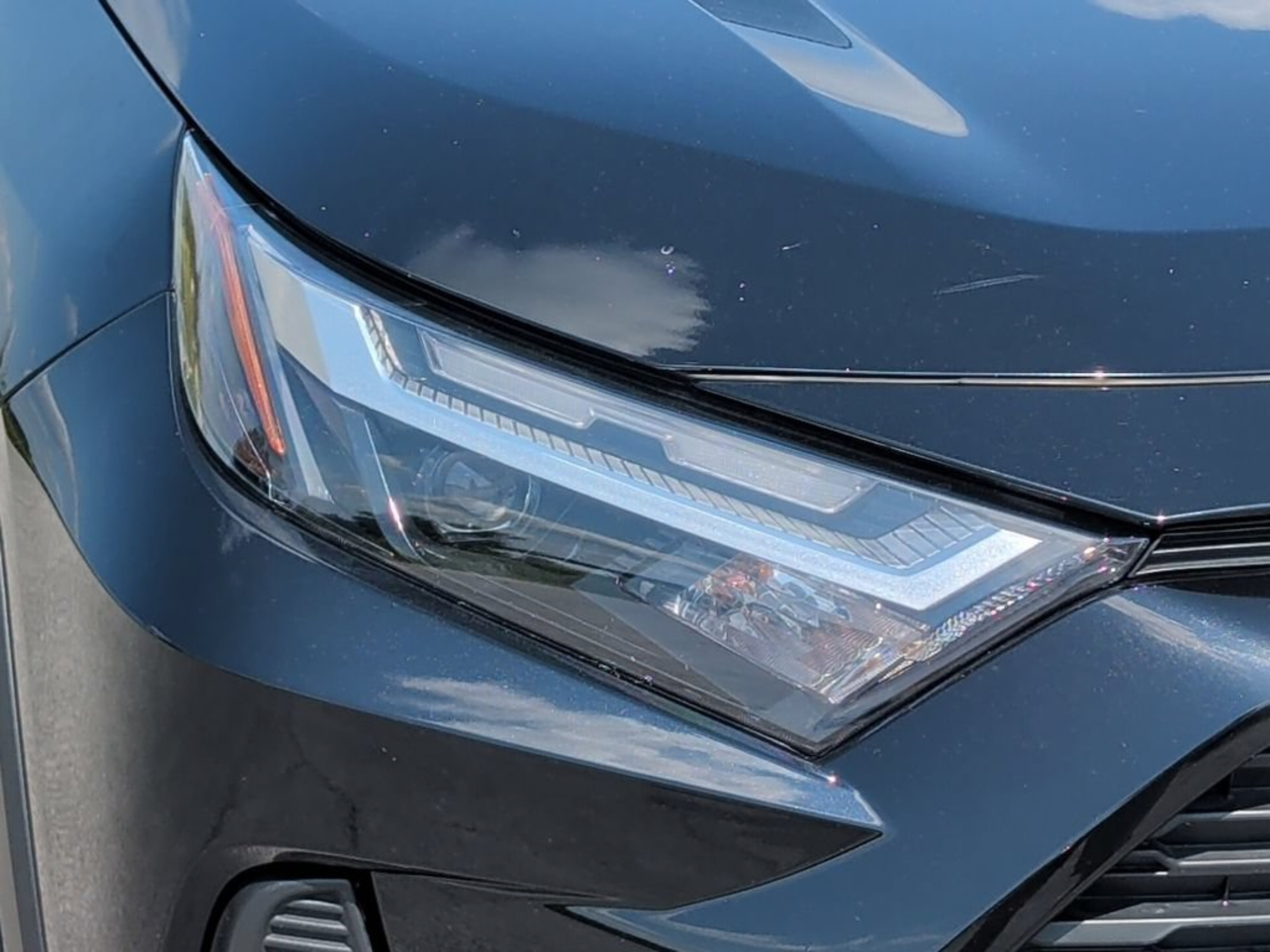 Used 2024 Toyota RAV4 XLE FWD image 40