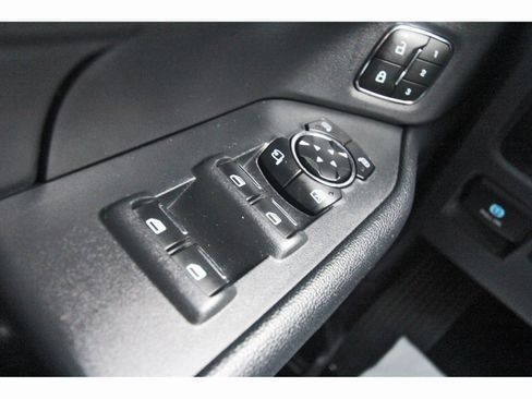 Used 2024 Ford Expedition XLT image 19