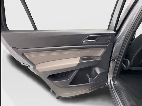 Used 2023 Volkswagen Atlas Cross Sport SE w/ Panoramic Sunroof Package FWD image 26