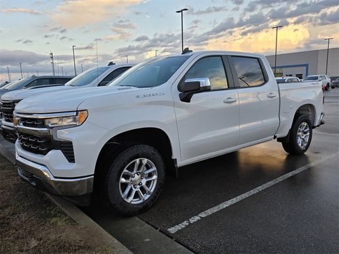 New 2026 Chevrolet Silverado 1500 LT image 3