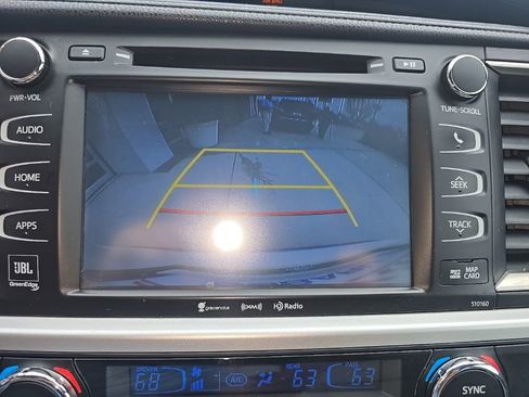 Used 2016 Toyota Highlander Limited image 19