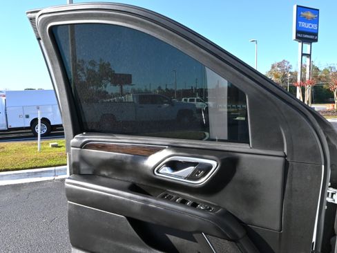 Used 2021 Chevrolet Tahoe Z71 image 24