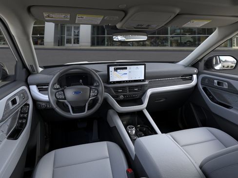 New 2026 Ford Explorer Platinum w/ LUX Leather Package AWD/4WD image 9