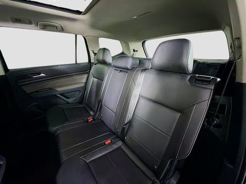 Used 2023 Volkswagen Atlas SE w/ Panoramic Sunroof Package FWD image 22