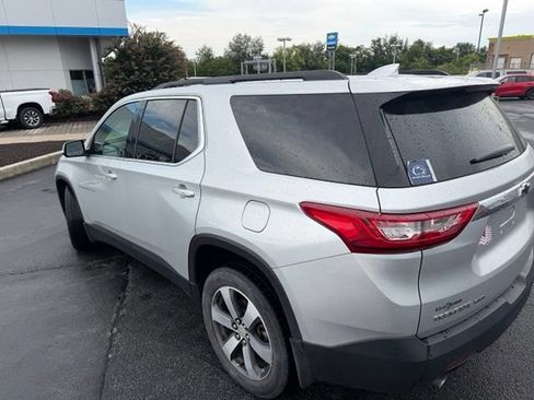 Used 2019 Chevrolet Traverse LT w/ LT Premium Package AWD/4WD image 9