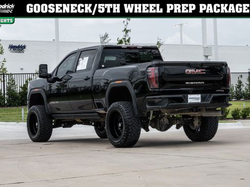 Used 2026 GMC Sierra 2500 AT4 w/ Technology Package AWD/4WD image 8