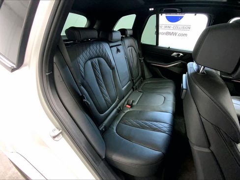 Used 2021 BMW X5 M50i image 20