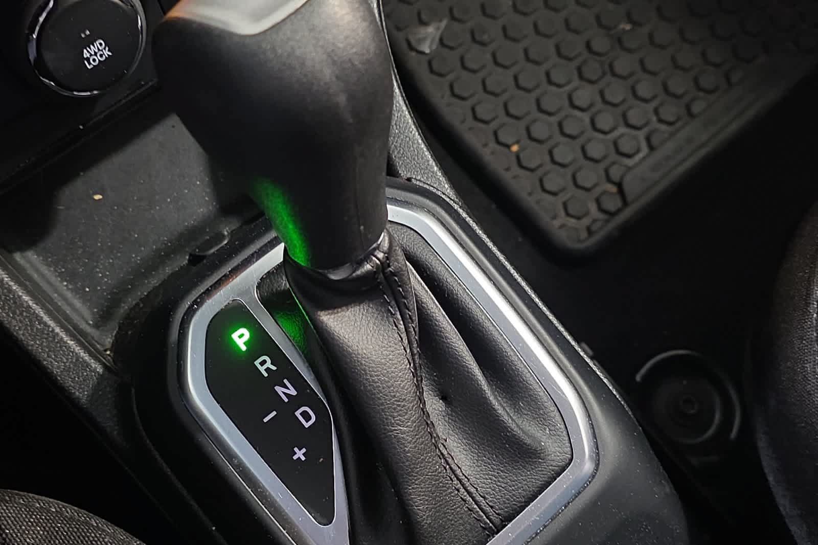 Used 2023 Jeep Renegade Latitude AWD/4WD image 23