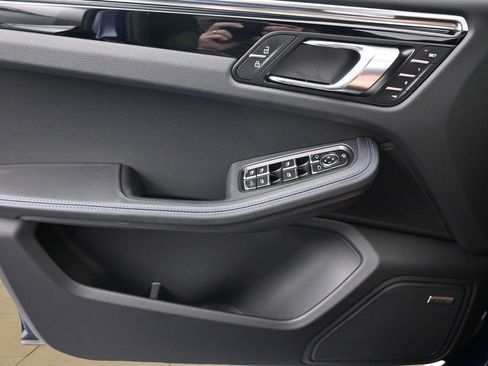New 2026 Porsche Macan AWD/4WD image 11