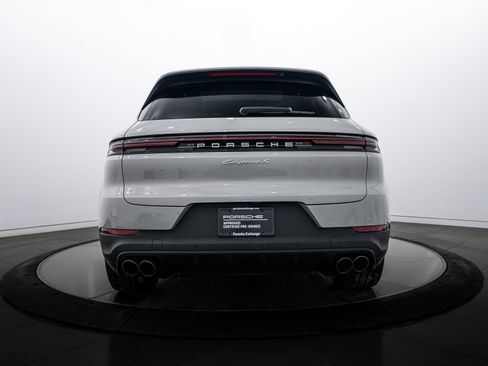 Certified 2025 Porsche Cayenne S AWD/4WD image 6
