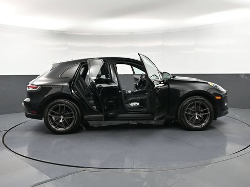 Certified 2023 Porsche Macan Turbo AWD/4WD image 34