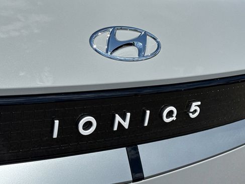 Used 2024 Hyundai Ioniq 5 SE RWD image 10