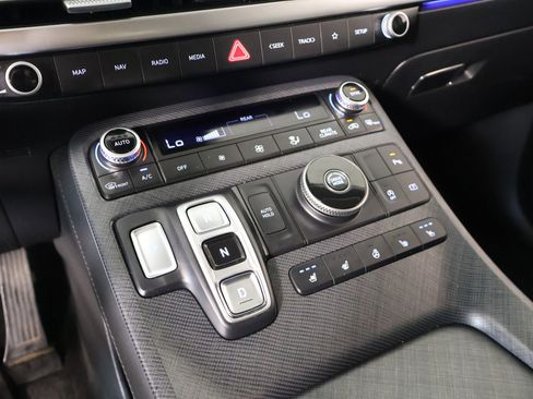 Used 2024 Hyundai Palisade Limited image 9