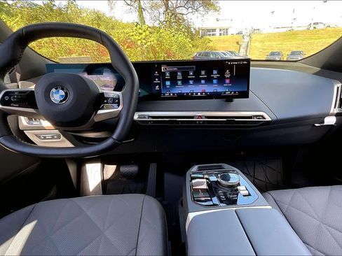 Used 2026 BMW iX xDrive45 image 15