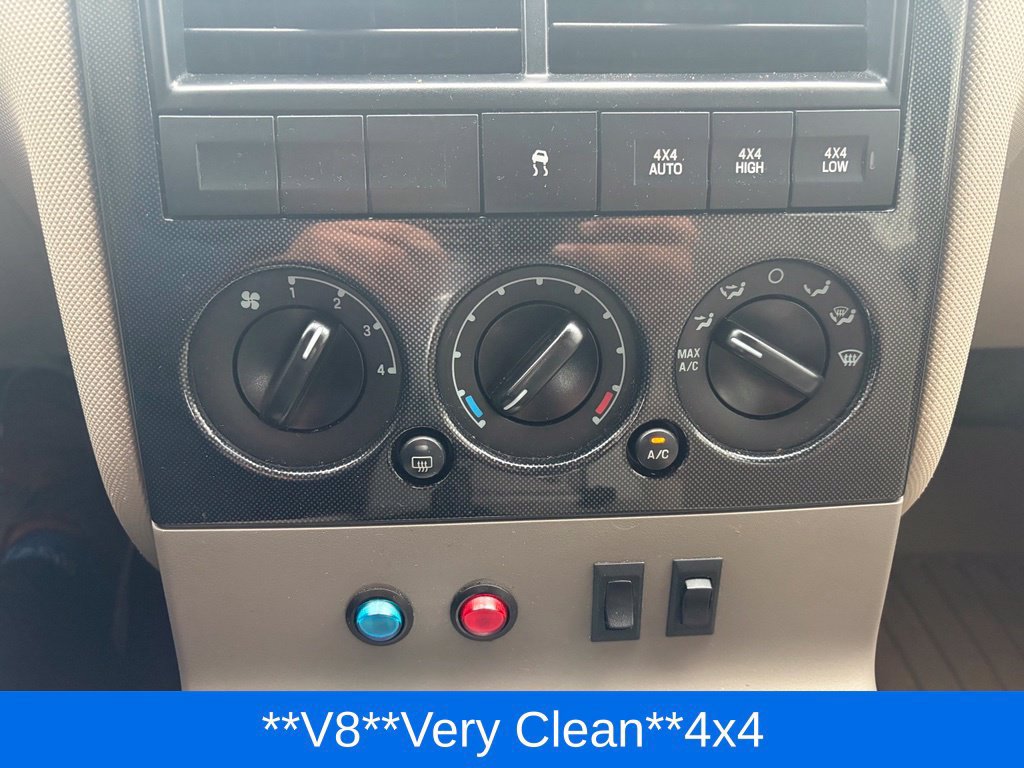 Used 2006 Ford Explorer XLT AWD/4WD image 24