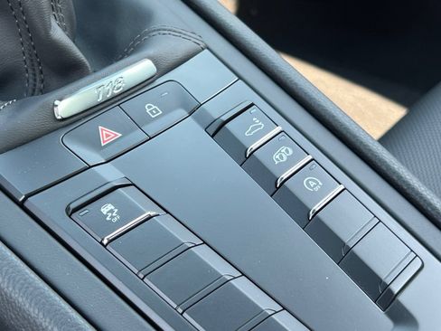 Certified 2025 Porsche 718 Cayman RWD image 25