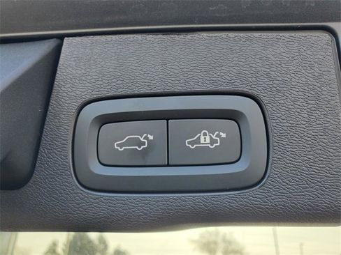 Certified 2025 Volvo XC60 B5 Plus image 36