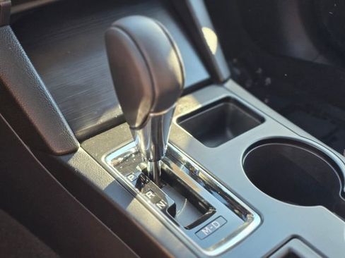 Used 2018 Subaru Outback 2.5i Touring image 33