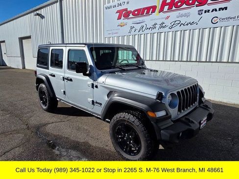 Used 2023 Jeep Wrangler Unlimited Sport image 3