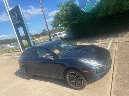 Used 2018 Porsche Macan AWD/4WD image 10