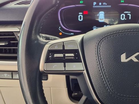 Used 2023 Kia Telluride EX w/ EX Captain's Chair Package FWD image 12