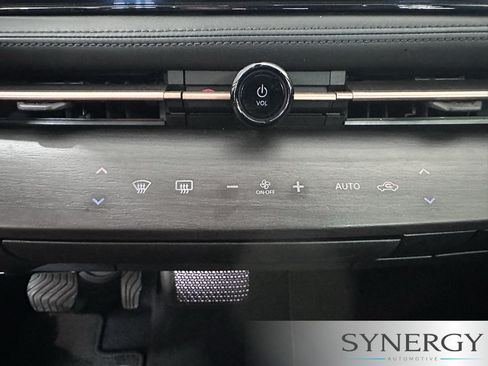 Used 2023 Nissan Ariya FWD image 15